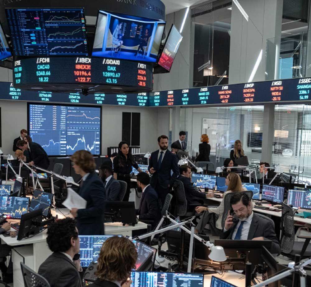 Global Finance Update: Investors Pour Billions Into Stocks as AI Boom, Corporate Earnings, and Energy Risks Shape Markets