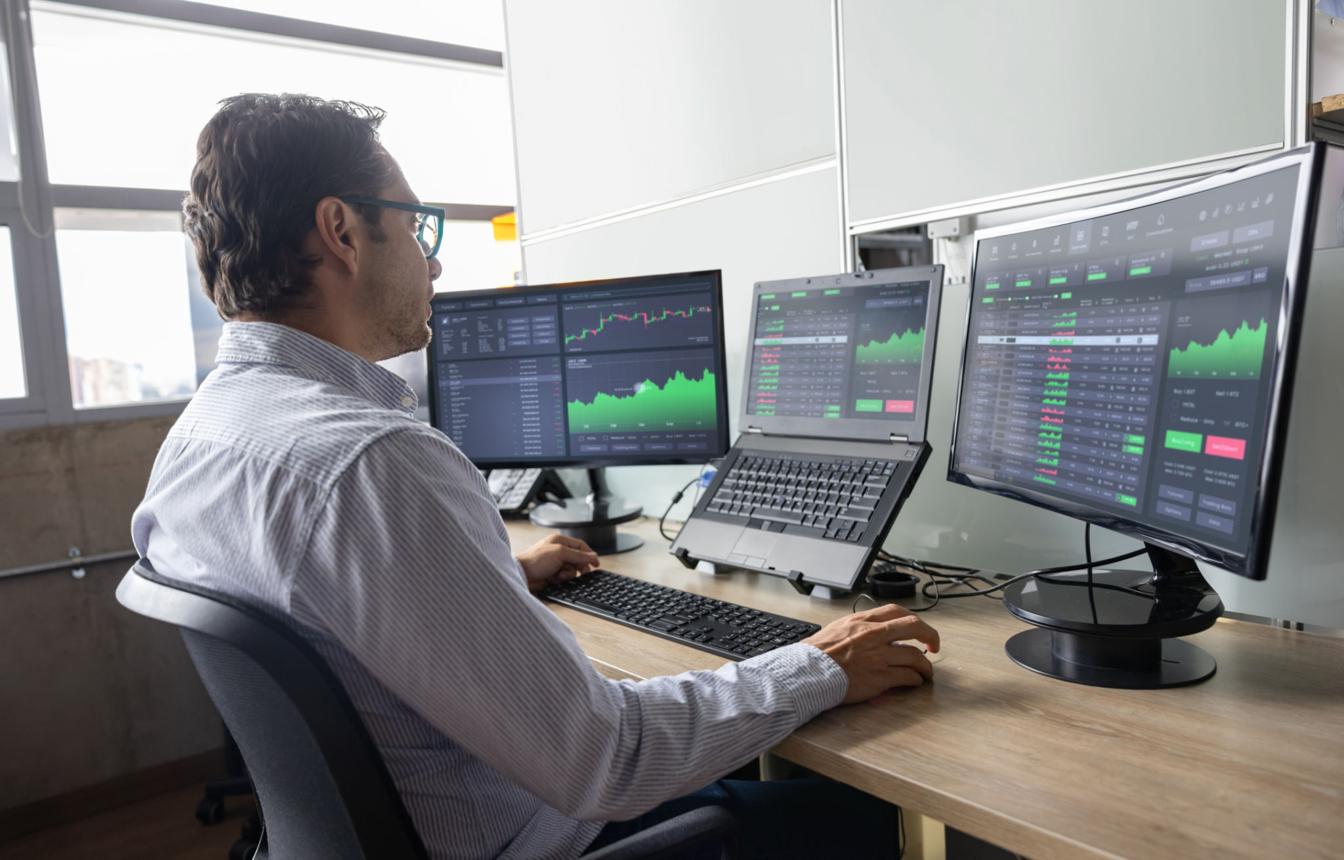 Why Financial Experts Say 2026 Could Be the Year to Rethink Your Money Strategy